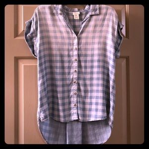 Thin denim high-low shirttail button down